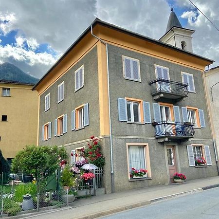 Bed and Breakfast Chasa Sassalbo Poschiavo Exterior foto